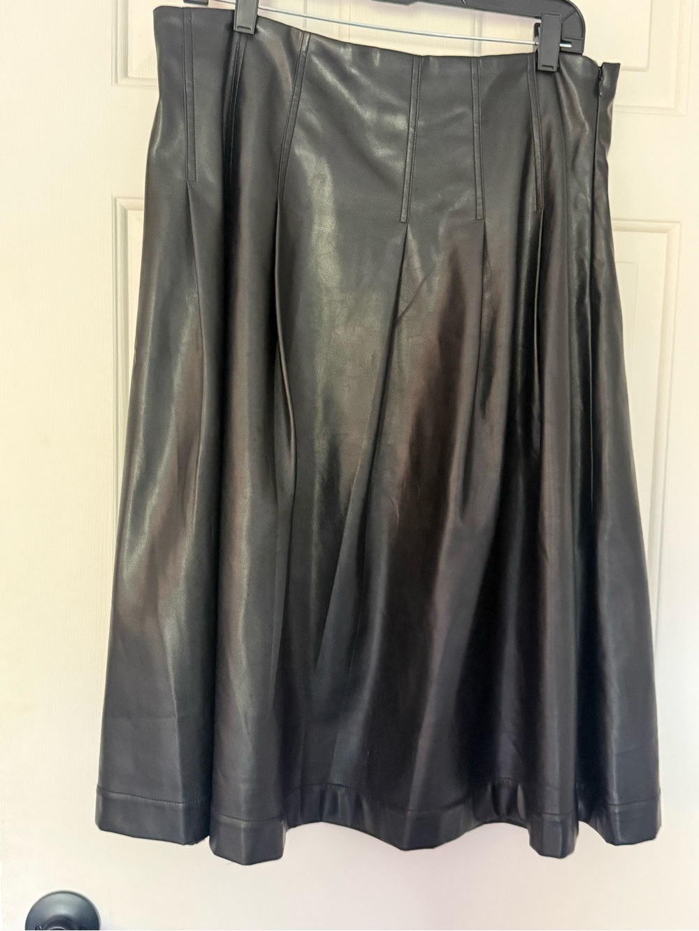 Natori Black Faux Leather Midi Skirt